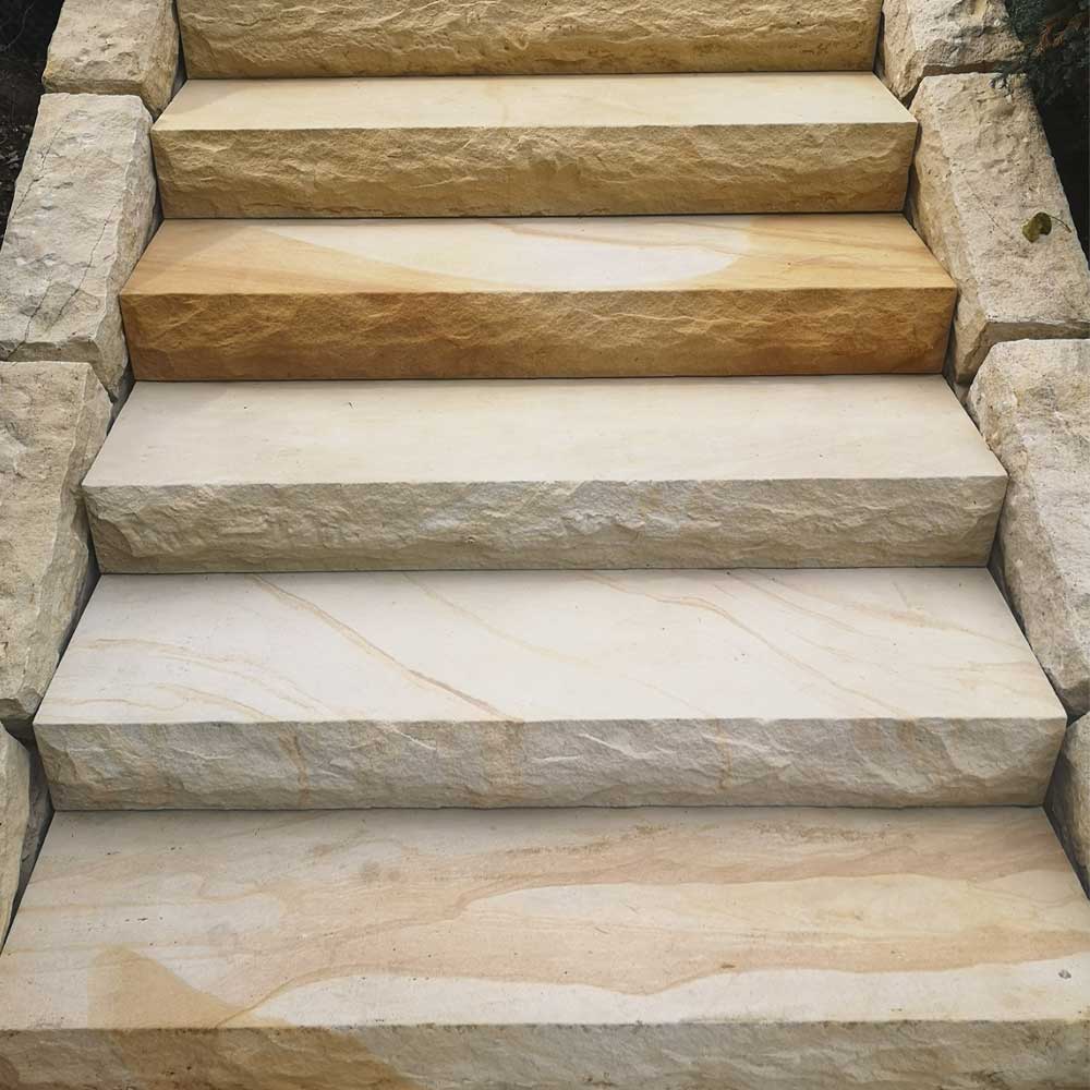 ansehen! Blockstufen aus Sandstein 120 x 35 x 15 cm Sandsteintreppe 